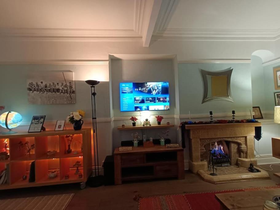 Big Fireplace Aga Hot Tub Wet Room Barn Garage لينيلي المظهر الخارجي الصورة